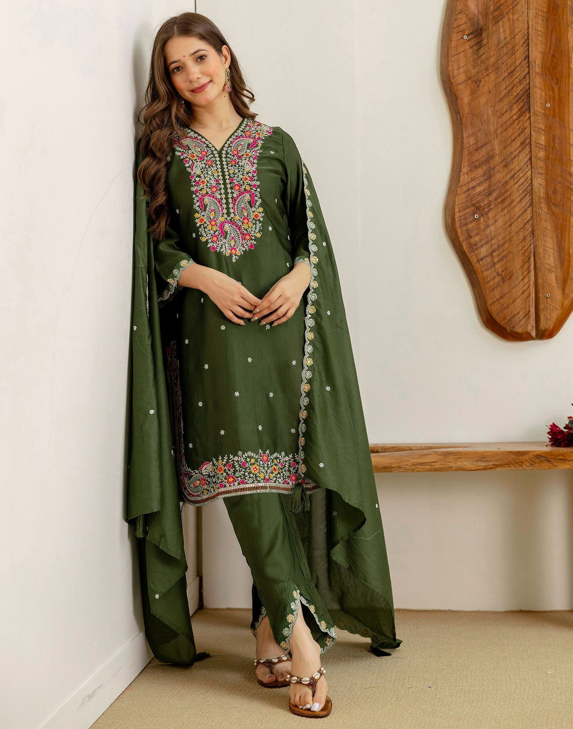 Image of Skylee Women Kurta Pant Dupatta Set