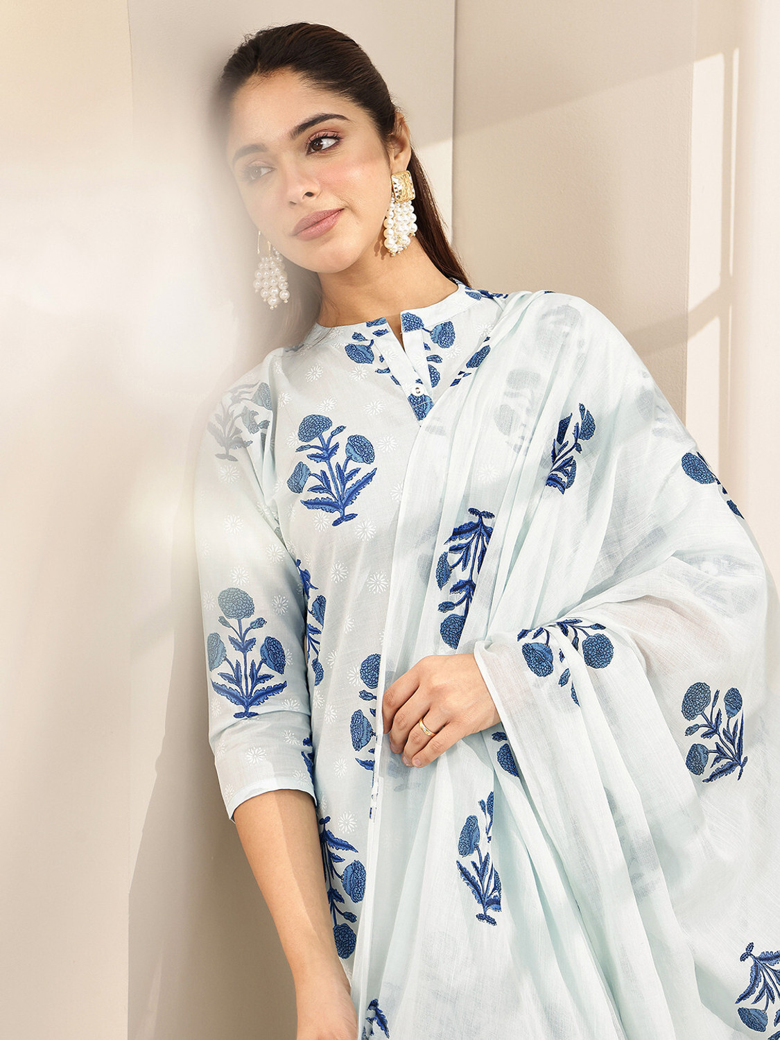 Image of LIBAS Women Kurta Pant Dupatta Set