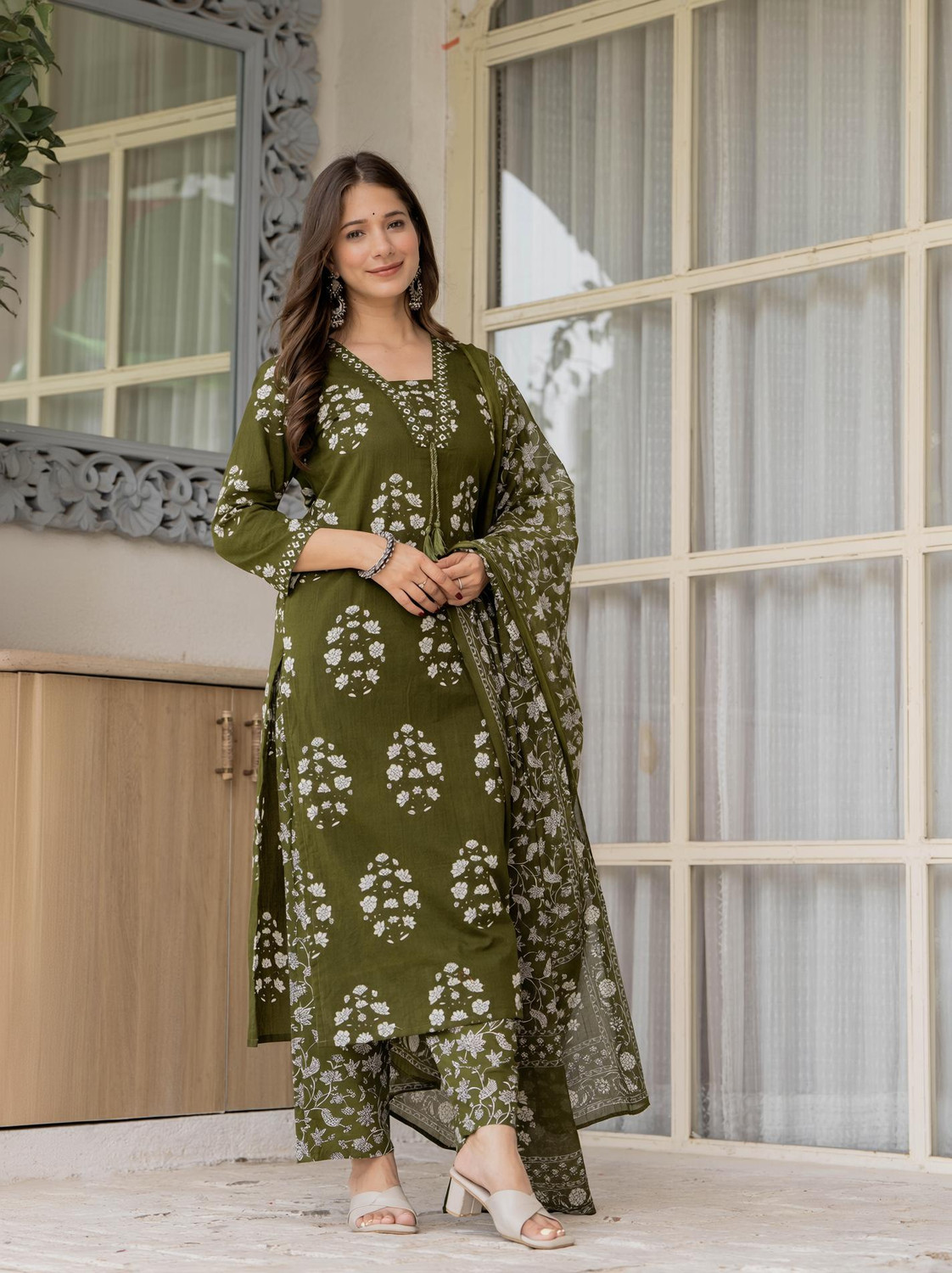 Image of GEKHA Women Kurta Pant Dupatta Set