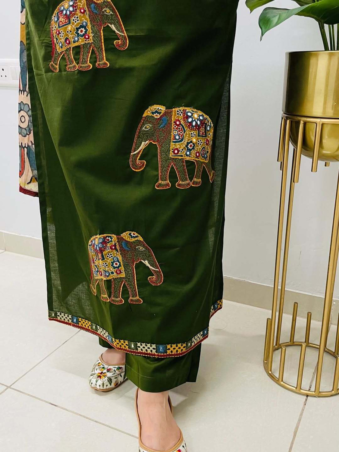 Image of VASTRA RANG Women Kurta Pant Dupatta Set