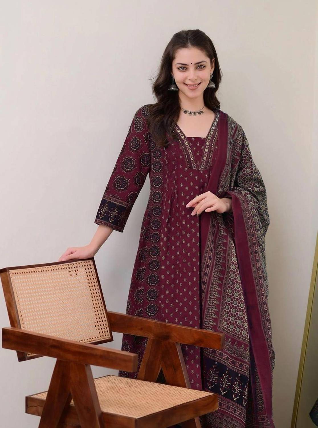 Gosriki Women Kurta Pant Dupatta Set