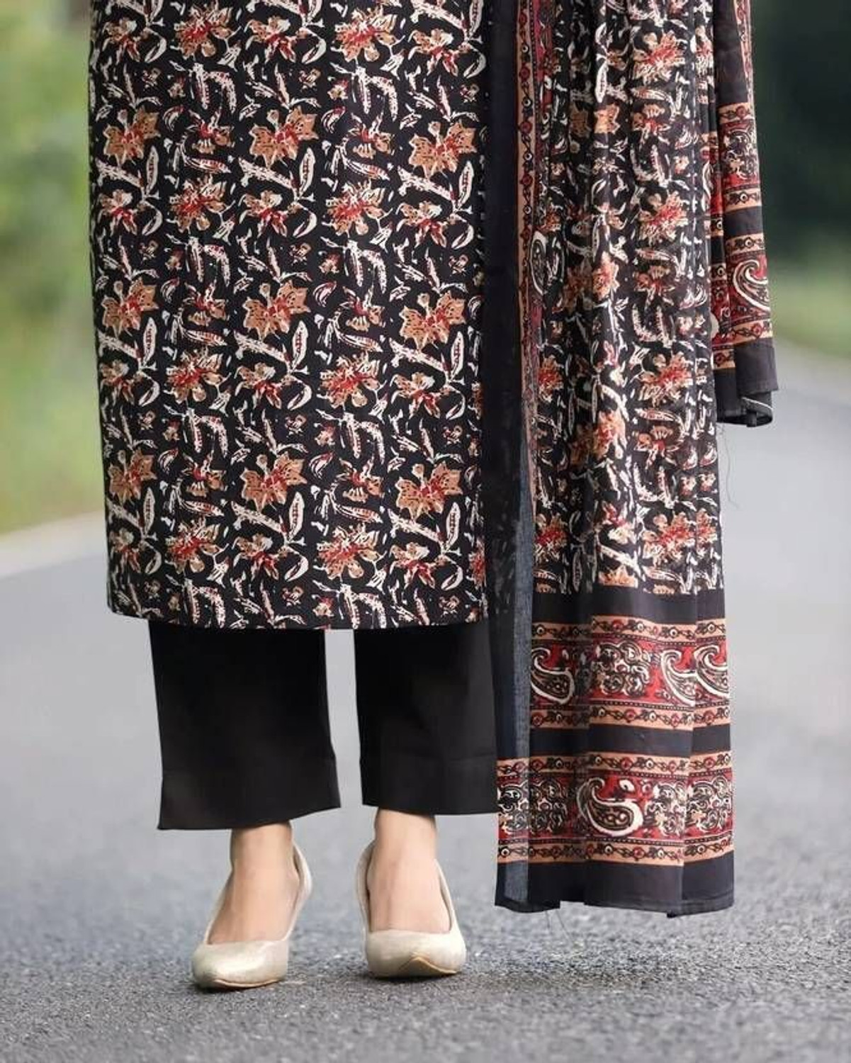 Image of Vindyavasini Women Kurta Pant Dupatta Set