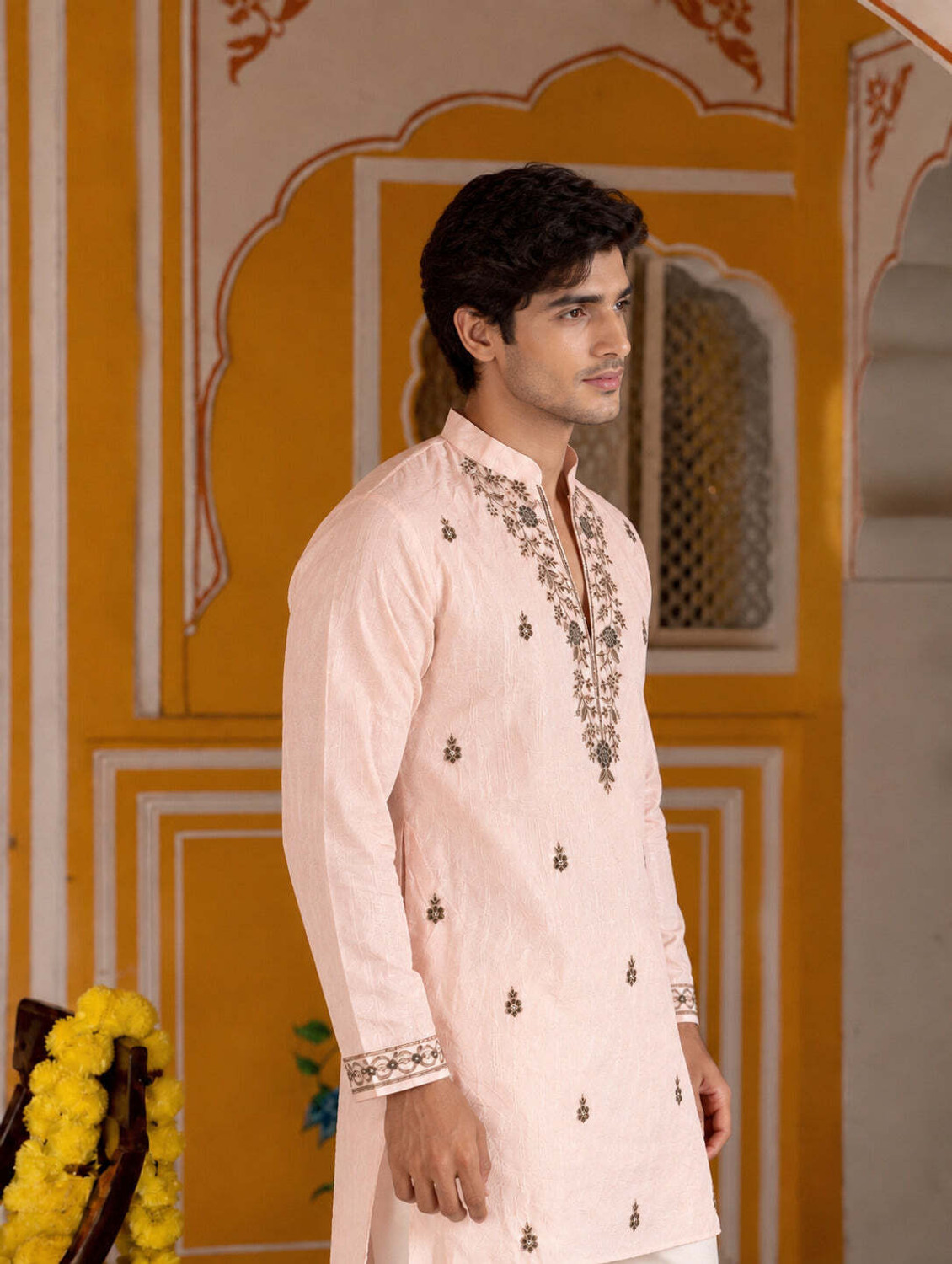 Image of House of Pataudi Men Cotton Blend Kurta Pyjama Set