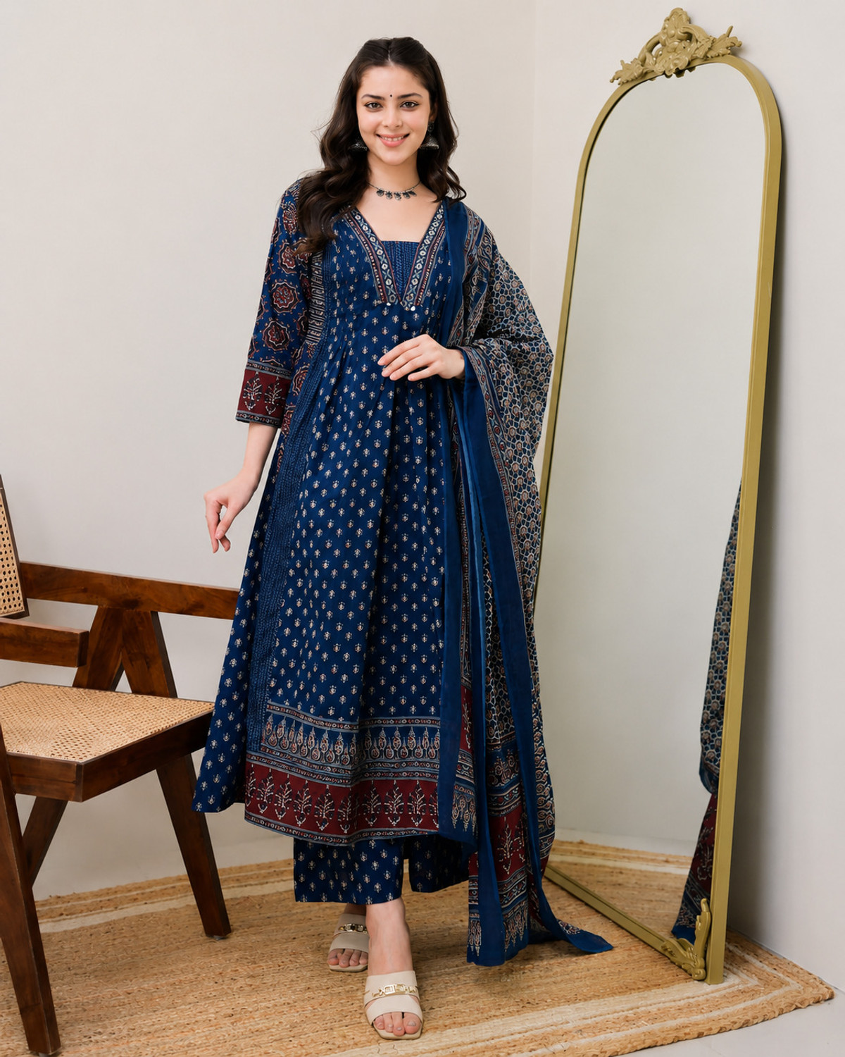 Image of VAANEEP Women Kurta Pant Dupatta Set