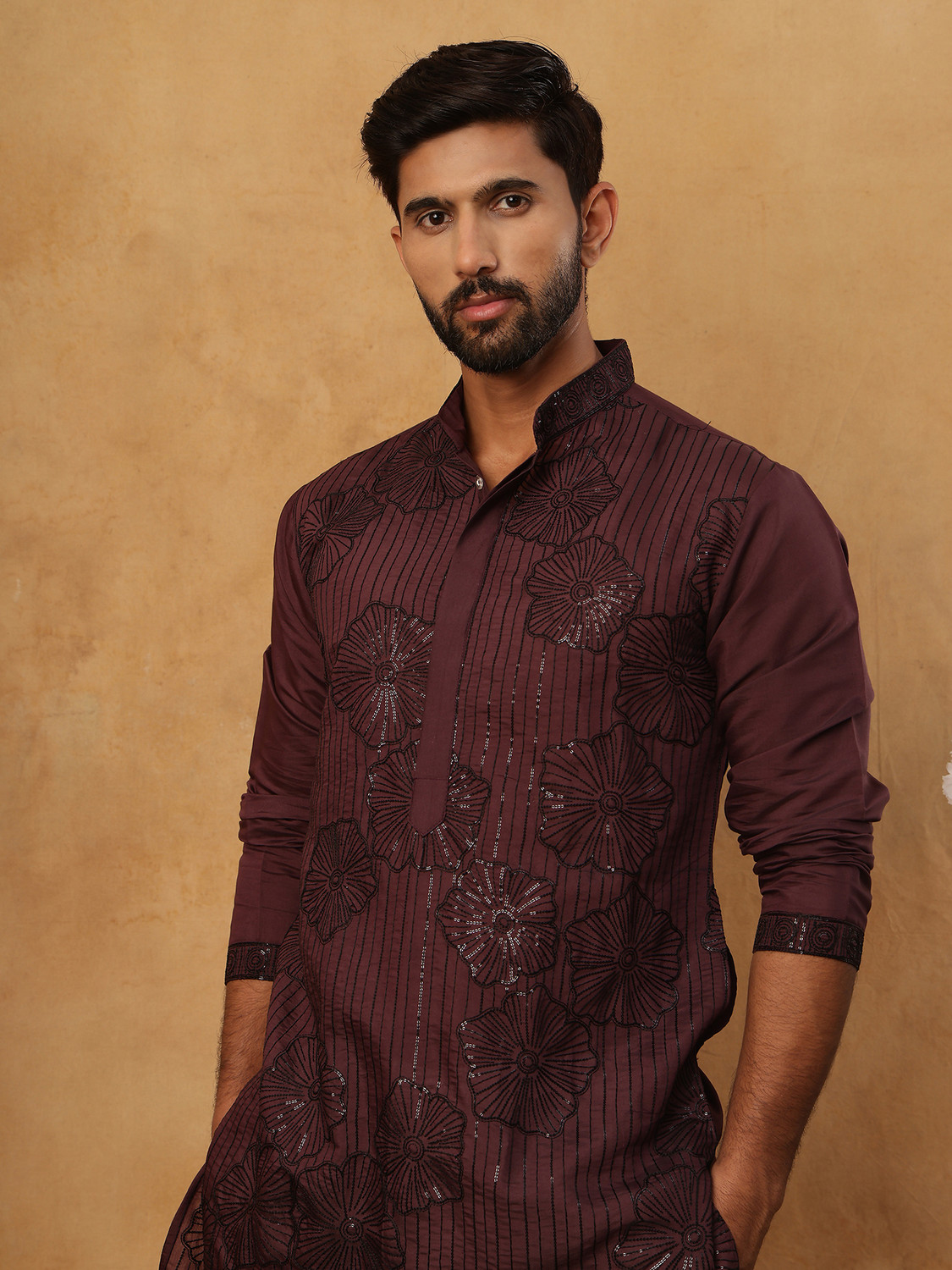 Image of Jompers Men Embroidered Straight Kurta