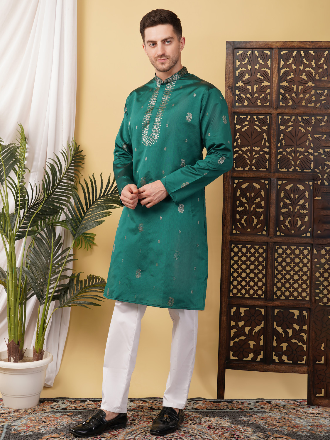 Image of ADHIRAJAN Printed Pure Silk Straight Kurta for Men (Green)