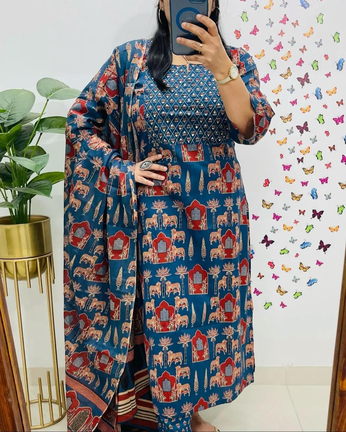 Image of KweenLuok Women Kurta Pant Attached Dupatta Set