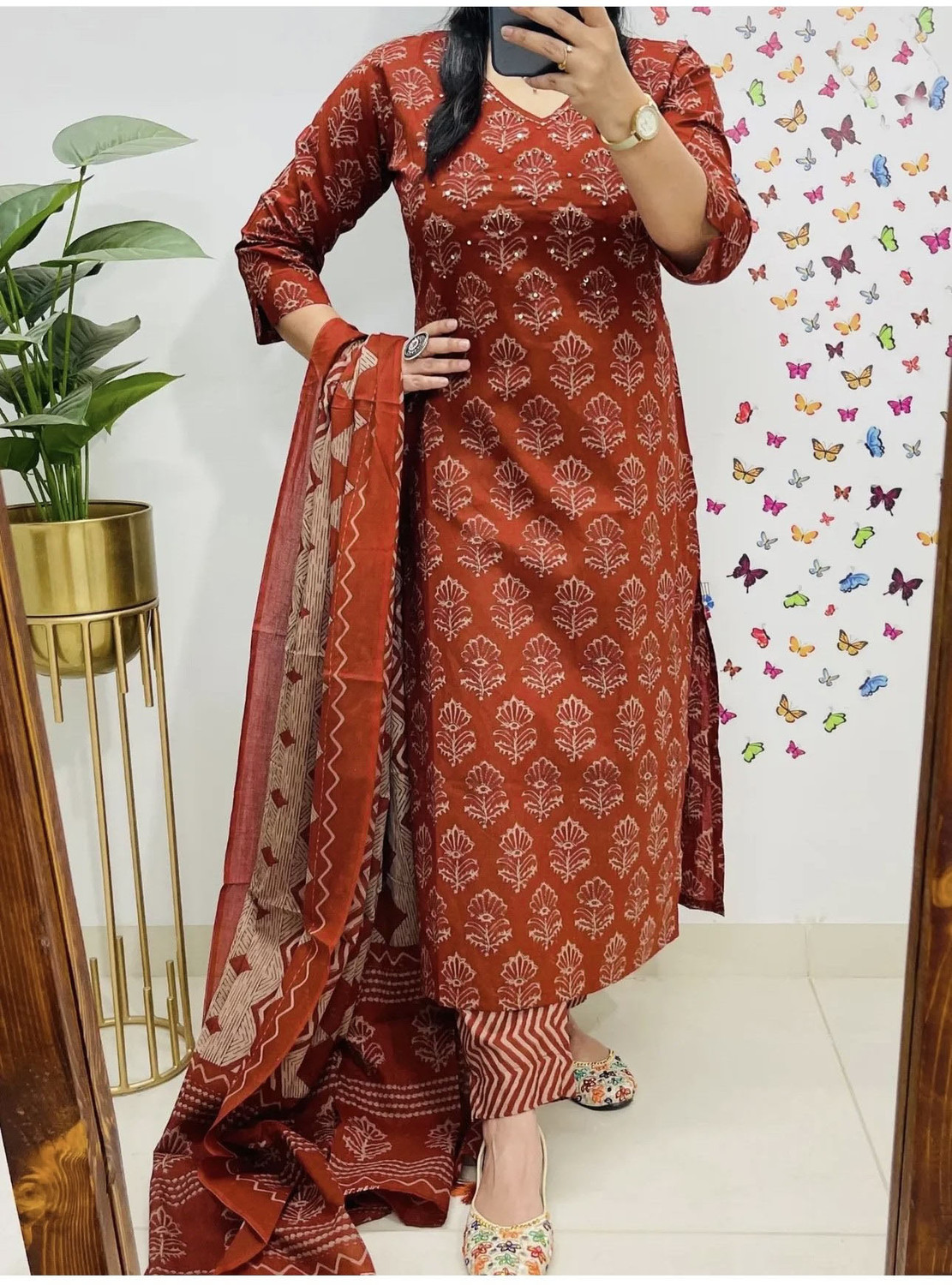 Image of RATNTHAL Women Kurta Pant Attached Dupatta Set