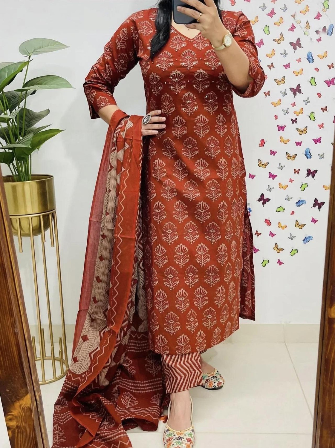 Image of IRAKSU Women Kurti Pant Attached Dupatta Set