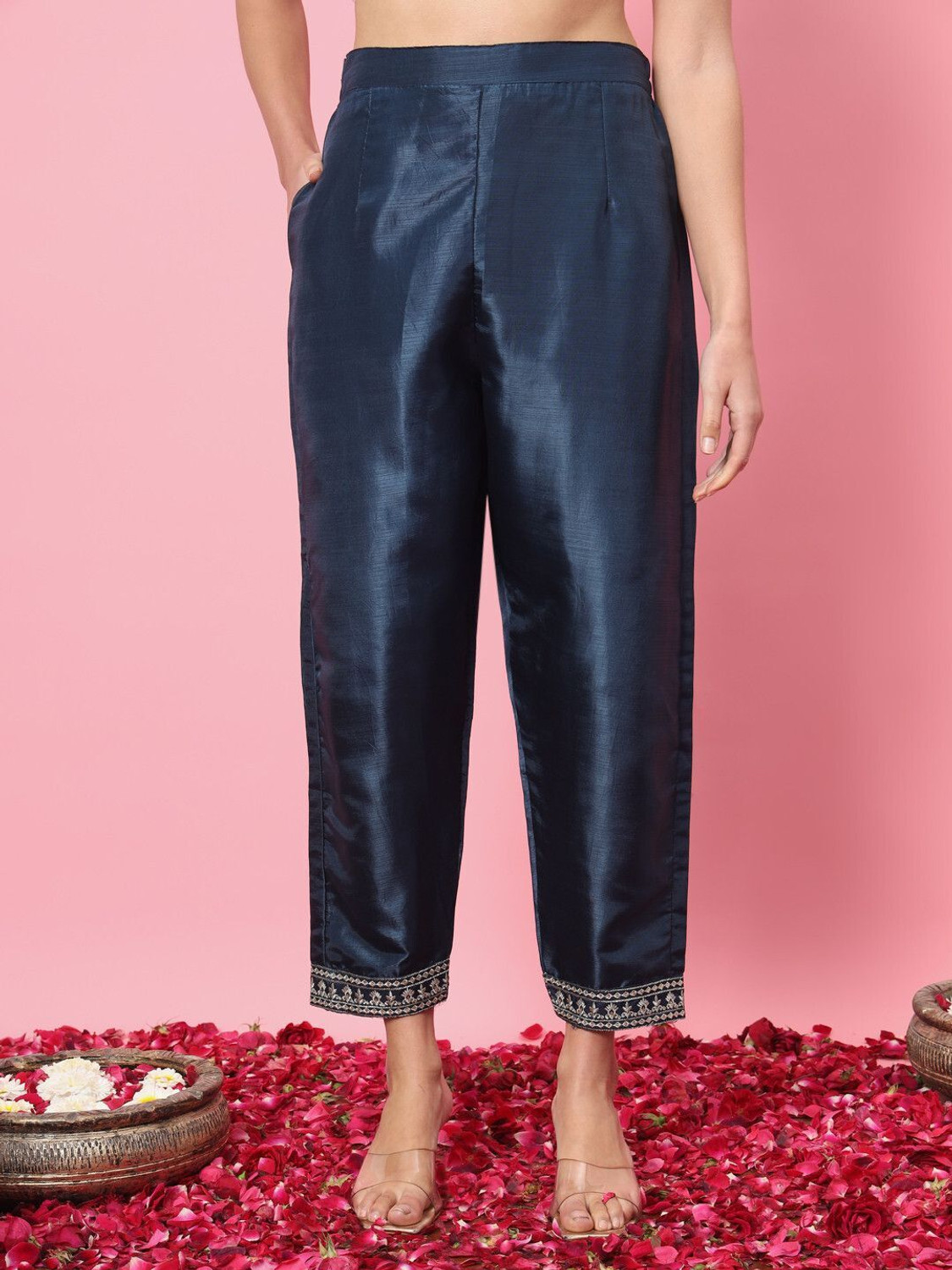 Image of VredeVogel Women Kurta Pant Dupatta Set