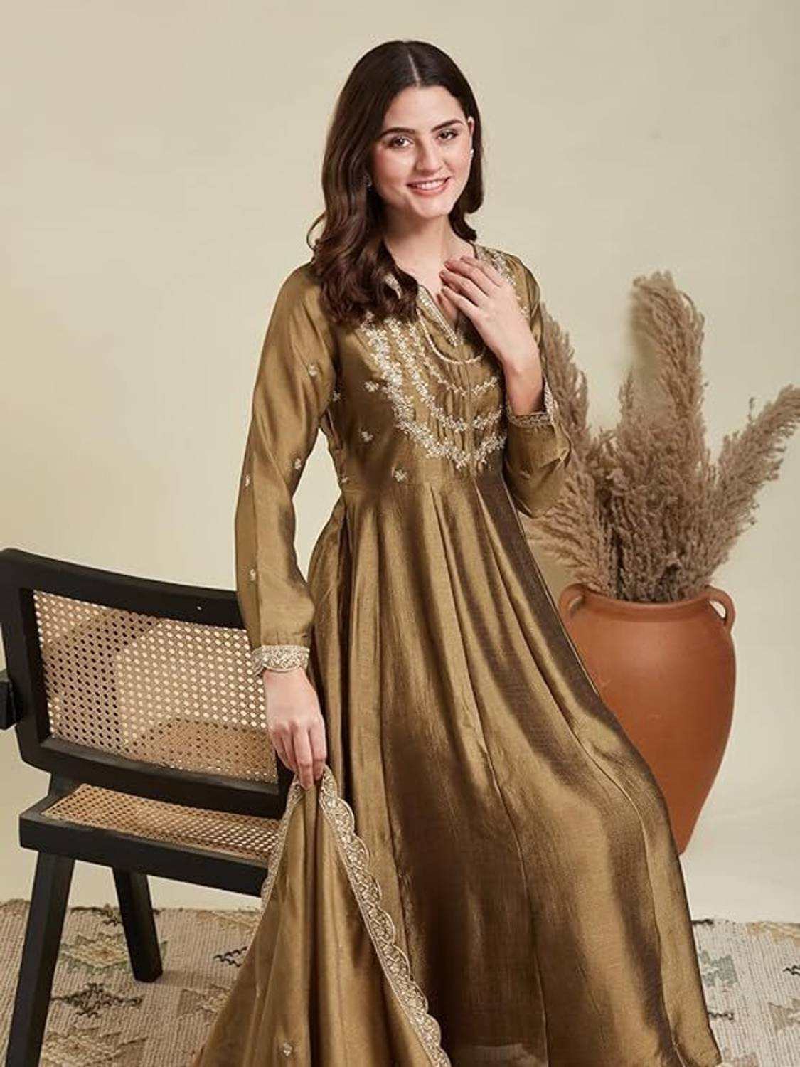 ARVILAS Women Kurti Pant Dupatta Set