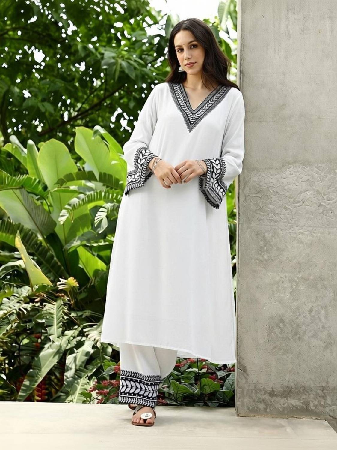 AADITASYA Women Kurta Palazzo Set
