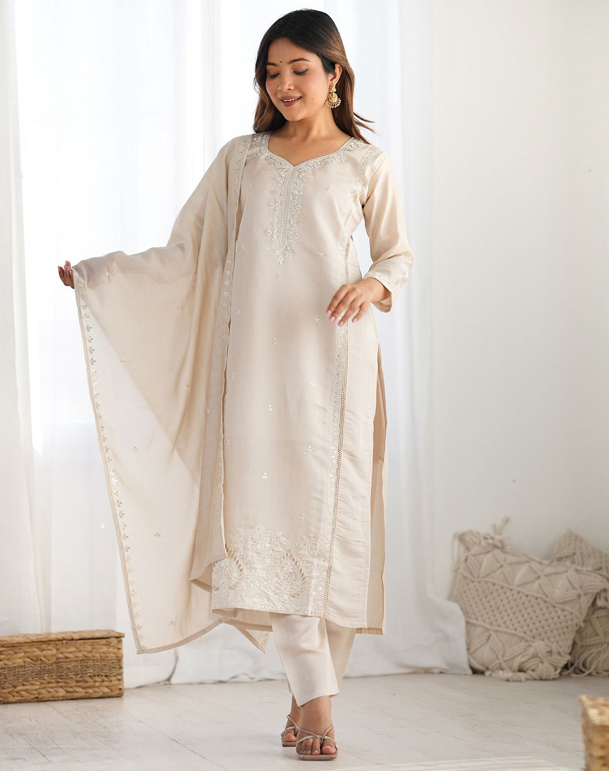 Image of Skylee Women Kurta Pant Dupatta Set