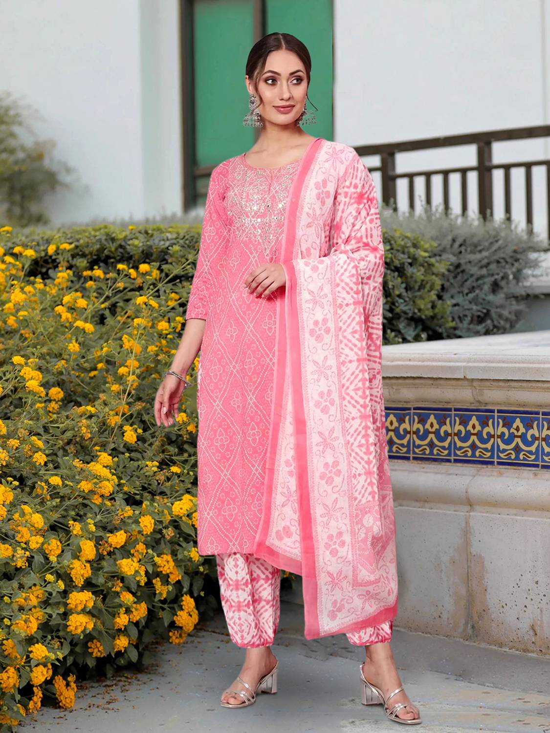 7Threads Women Kurta Pant Dupatta Set
