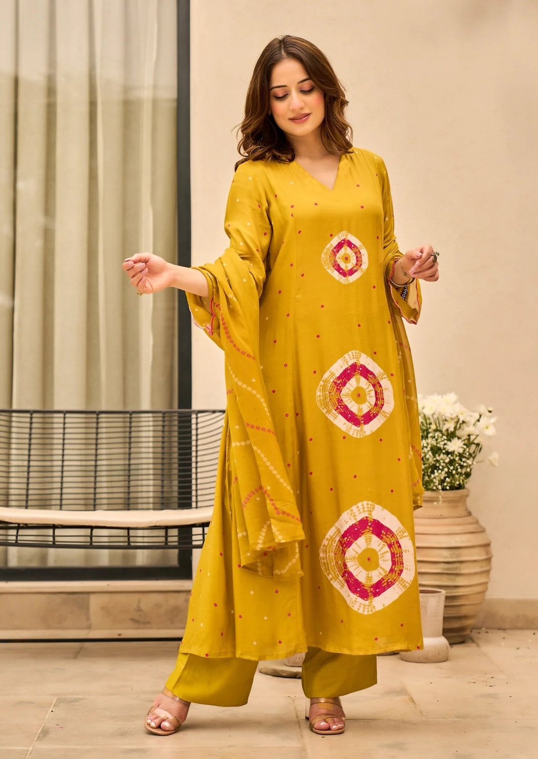 Image of Klosia Women Kurta Pant Dupatta Set
