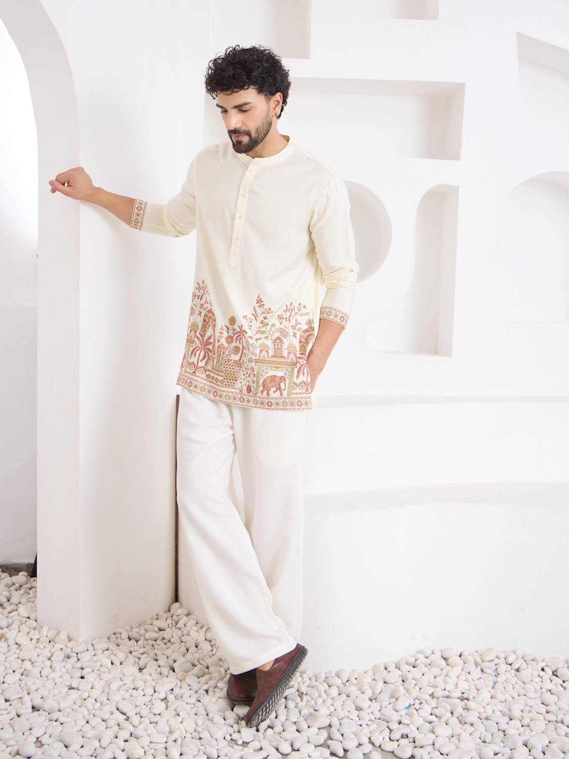 House of Pataudi Men Kurta Pyjama Set - Image 5