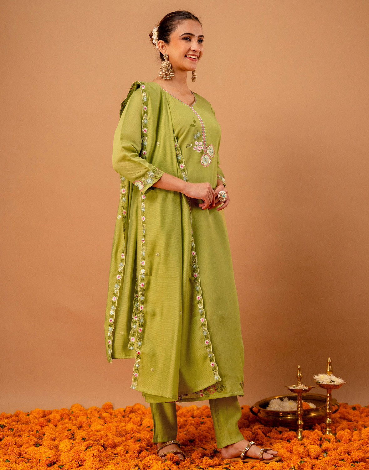 Image of Skylee Women Chanderi Kurta Pant Dupatta Set