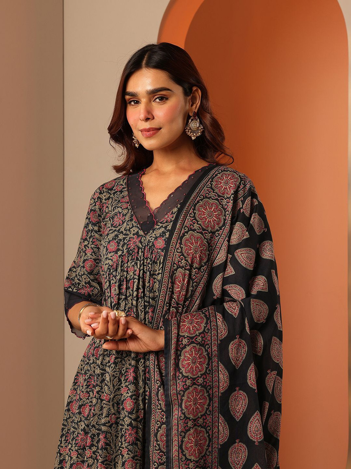 Image of LIBAS Women Kurta Pant Dupatta Set