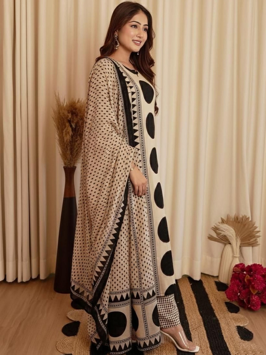 Image of Nermosa Women Kurta Pant Dupatta Set