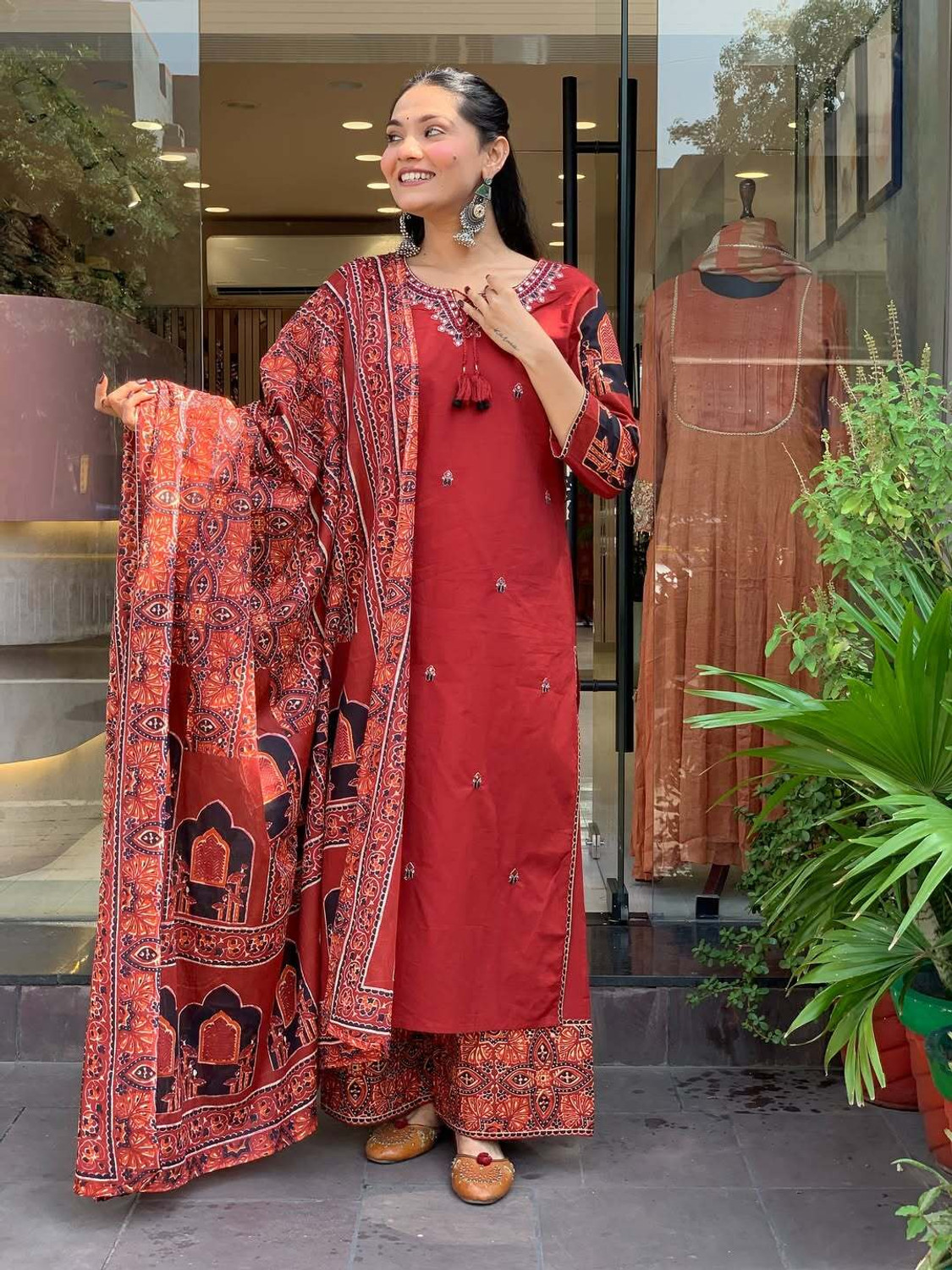 Image of HOUSE OF CLOTHES Women Kurta Pant Dupatta Set