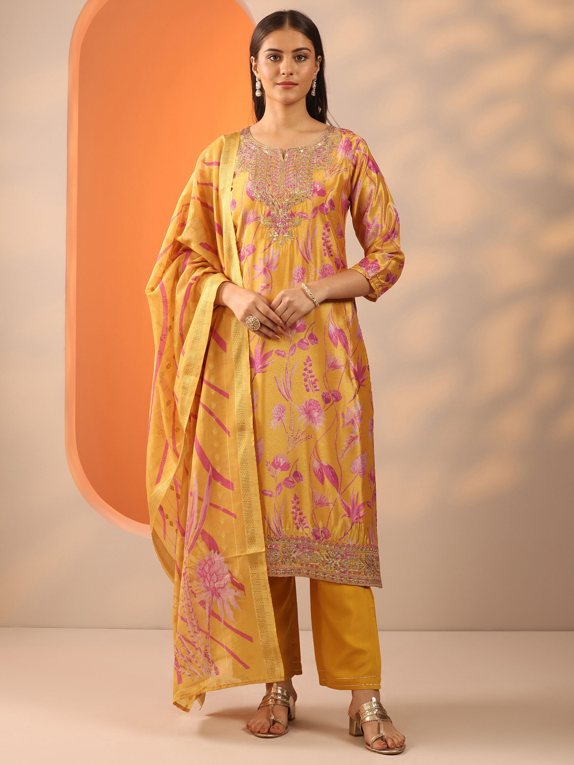 Image of LIBAS Women Kurta Pant Dupatta Set