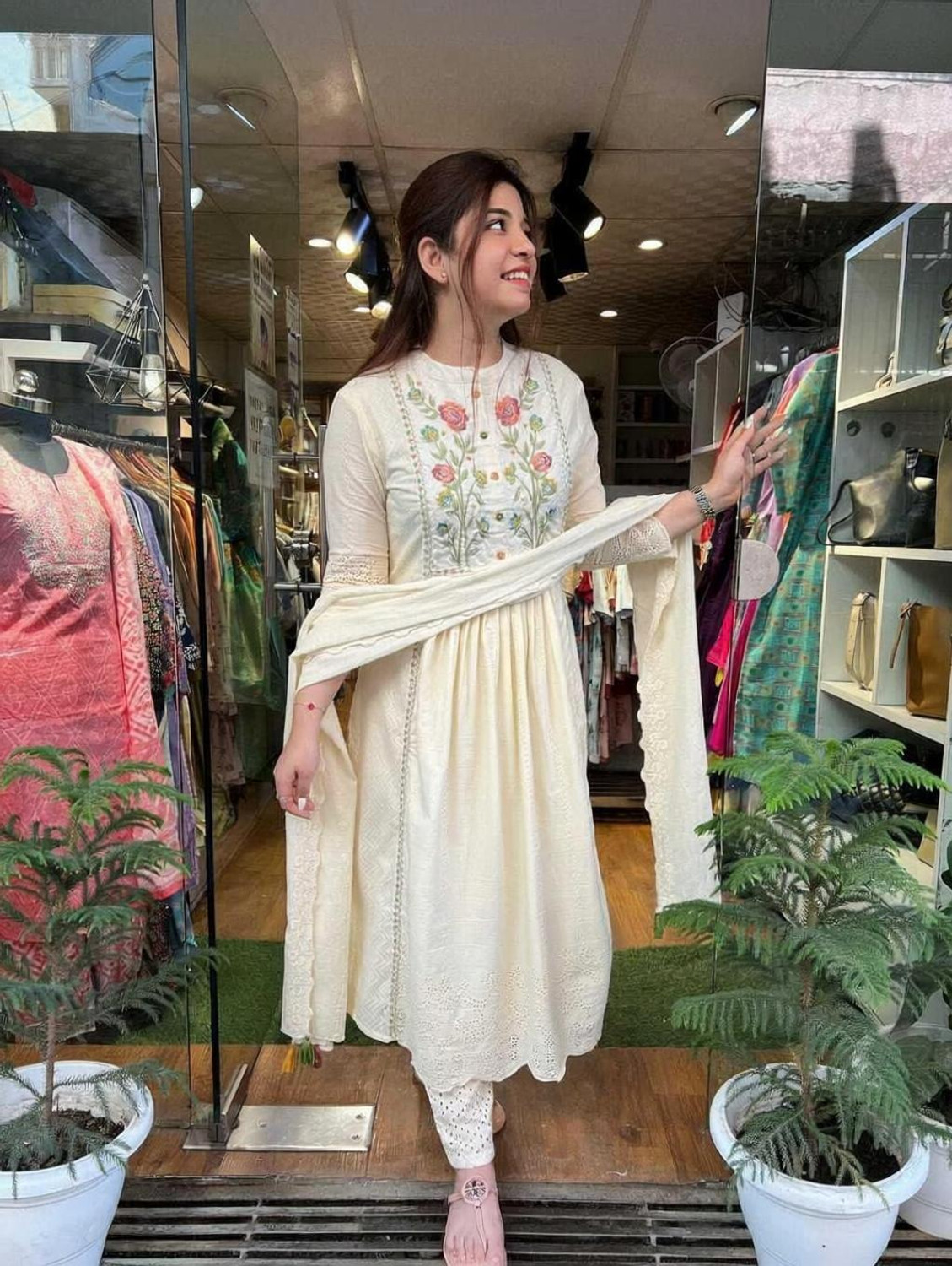 Image of LEAAN Women Kurta Pant Dupatta Set