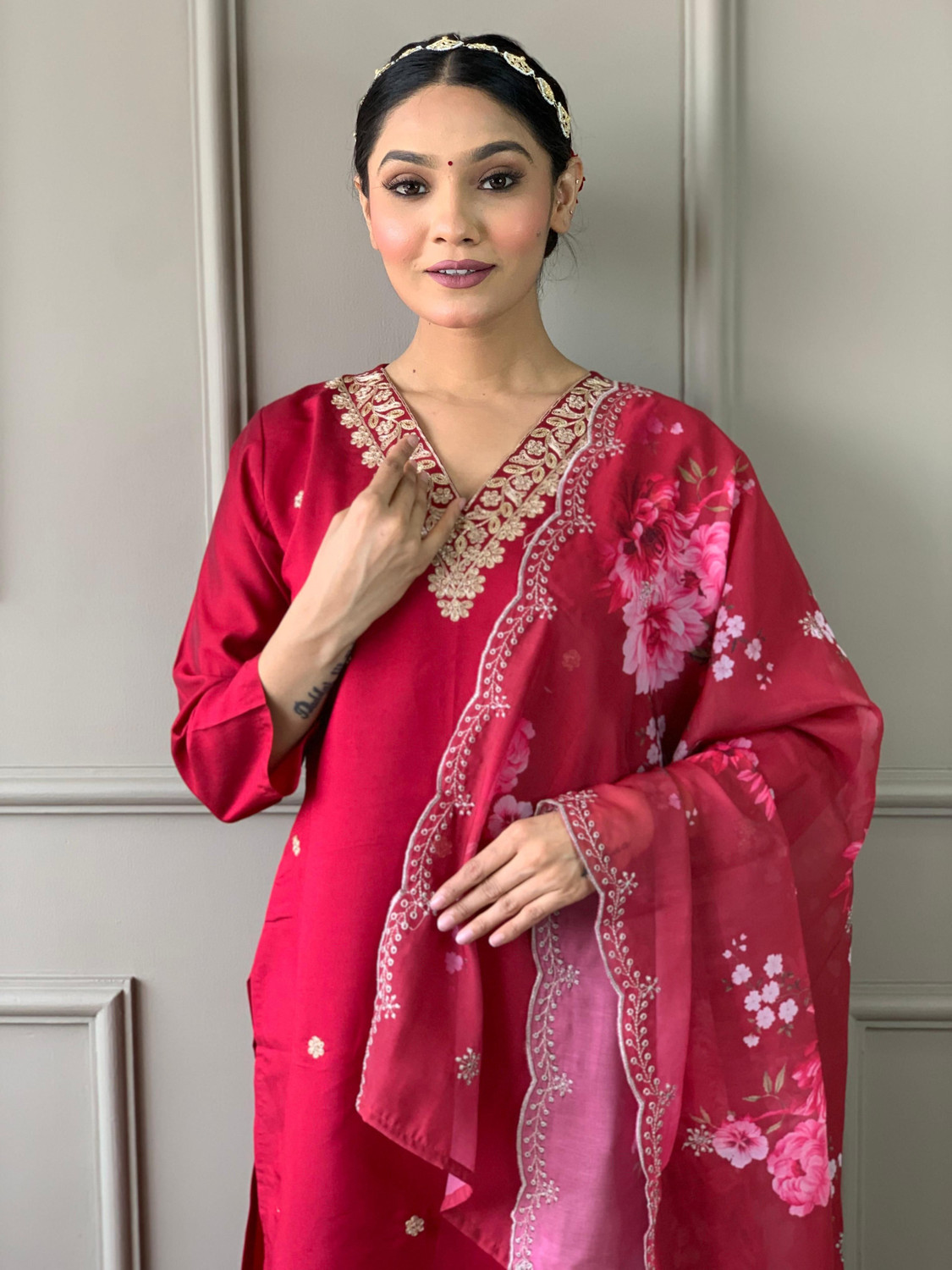 Image of PILUDI HOUSE Women Kurti Pant Attached Dupatta Set