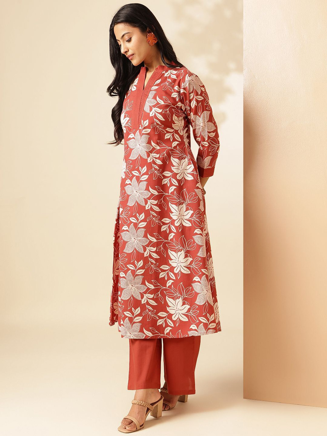 Image of VBUYZ Women Kurta Palazzo Set