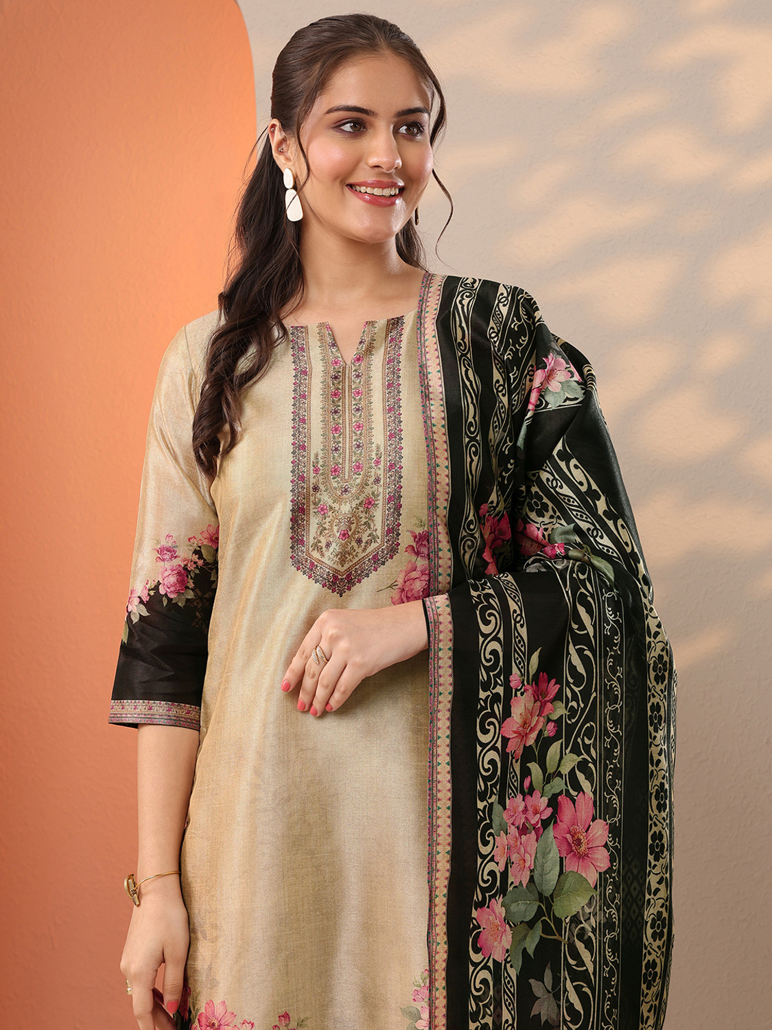 Image of LIBAS Women Kurta Pant Dupatta Set