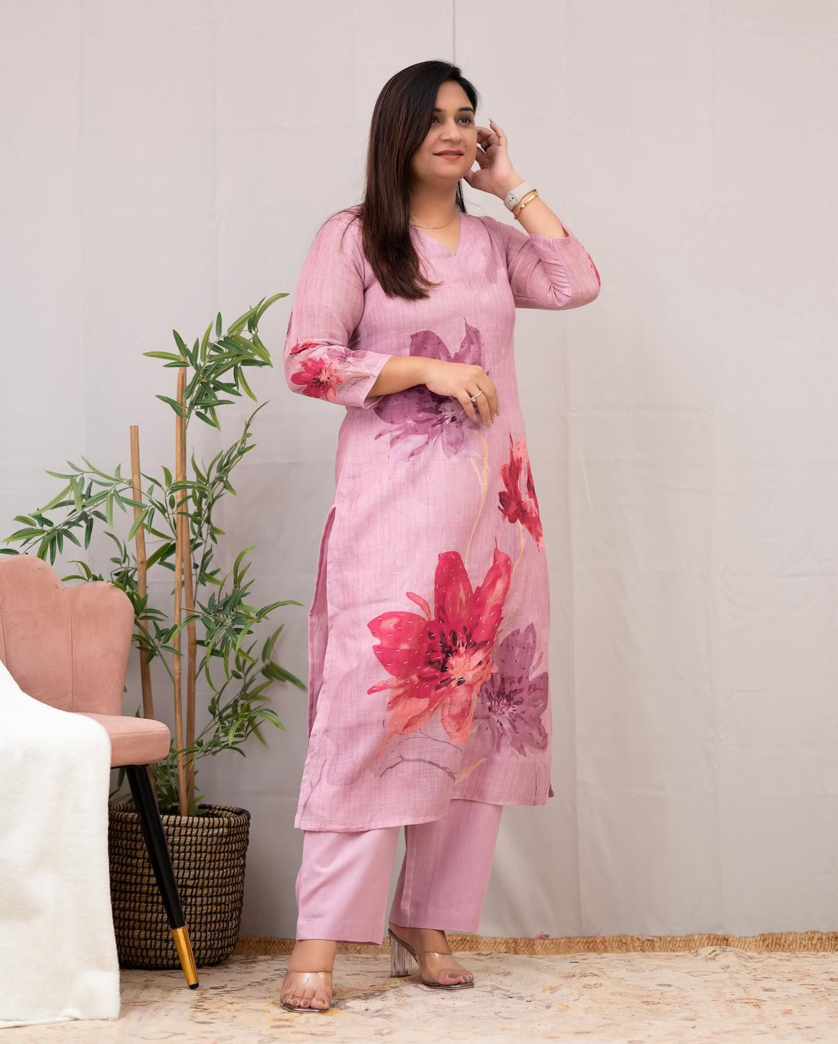 Image of Divastri Women Kurta Pant Set