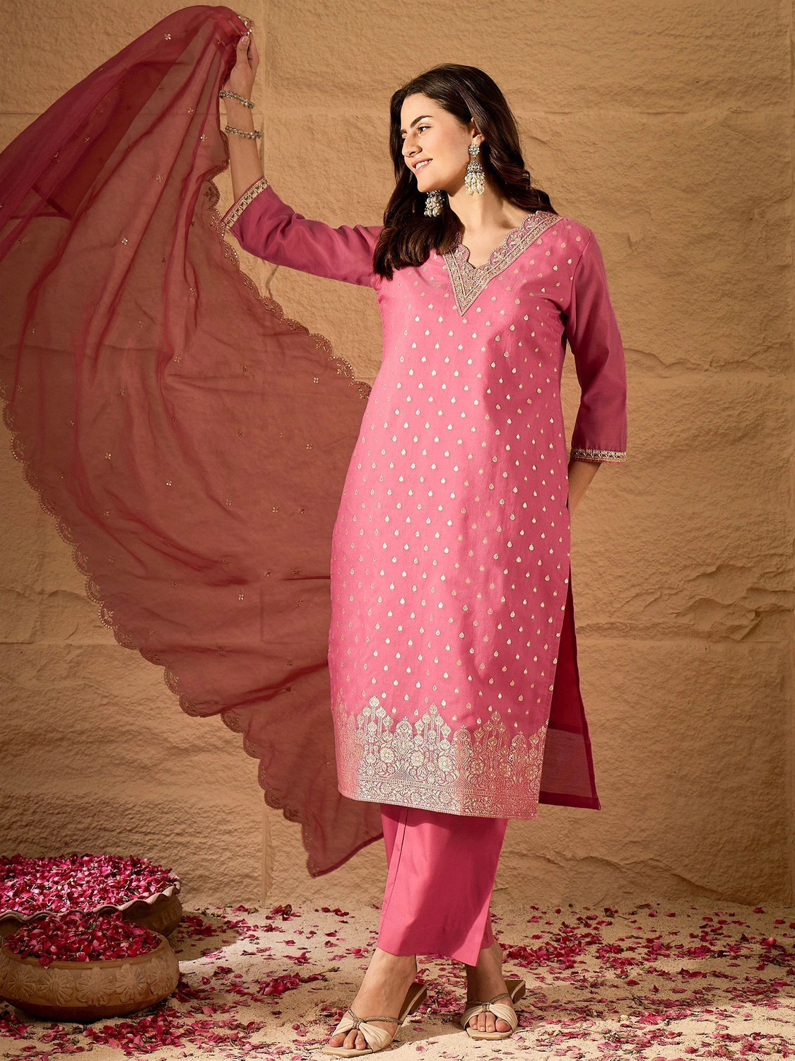 Image of AVANSHEE Women Kurta Pant Dupatta Set