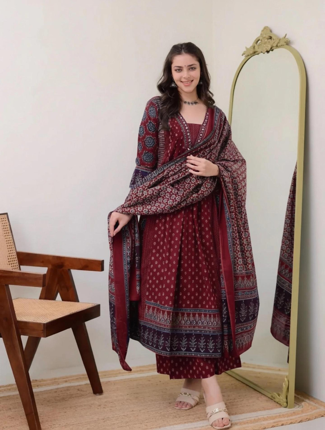 Image of Nermosa Women Kurta Pant Dupatta Set