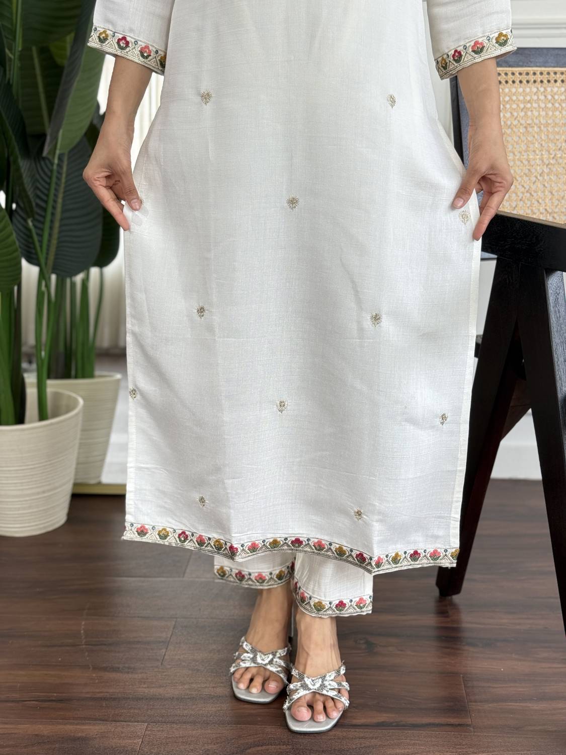 PILUDI Embroidered Kurta, Salwar & Dupatta Set - Image 5