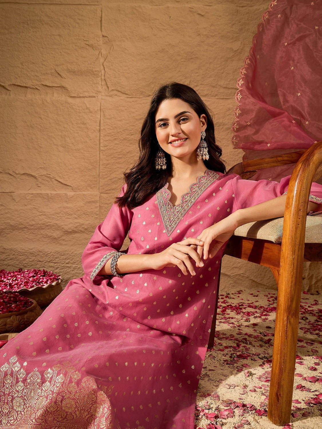 Image of AVANSHEE Women Kurta Pant Dupatta Set