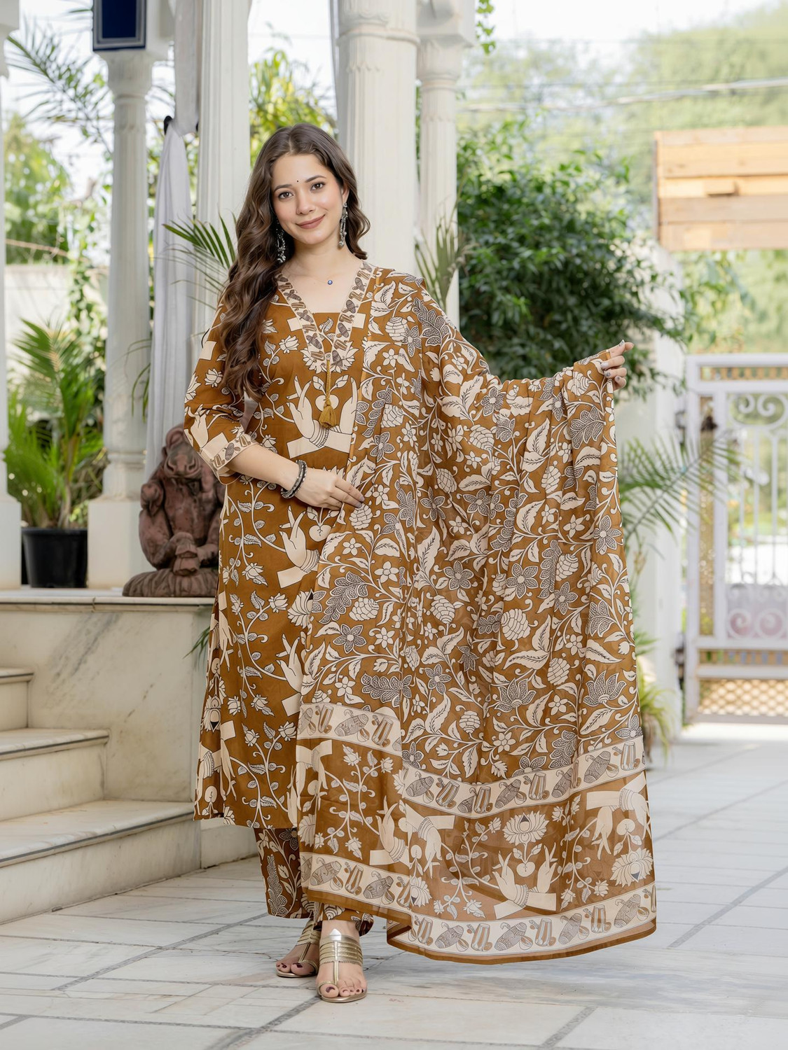 Image of GEKHA Women Kurta Pant Dupatta Set