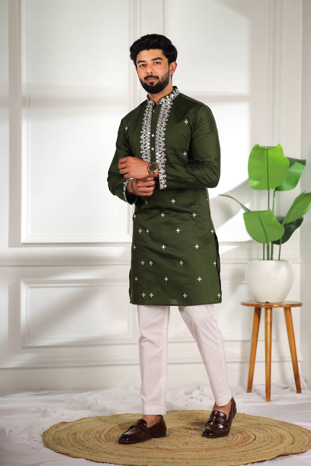 Koshin Men Embroidered Straight Kurta - Image 3