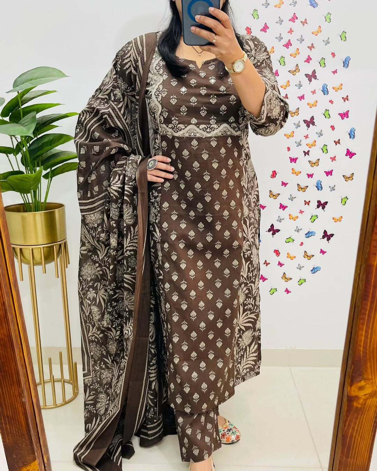 Image of RATNTHAL Women Kurti Pant Attached Dupatta Set