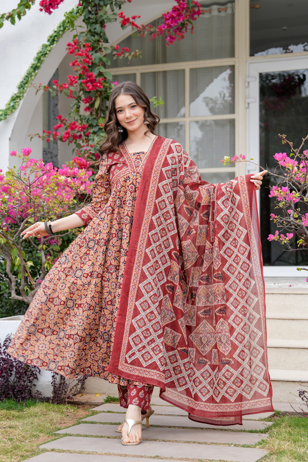 Image of DIORICA Women Kurta Pant Dupatta Set