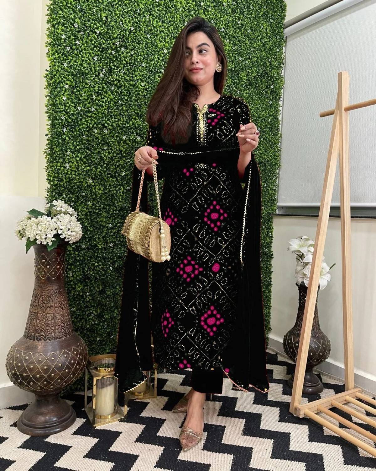 Ngang Fashion Women Kurta Pant Dupatta Set