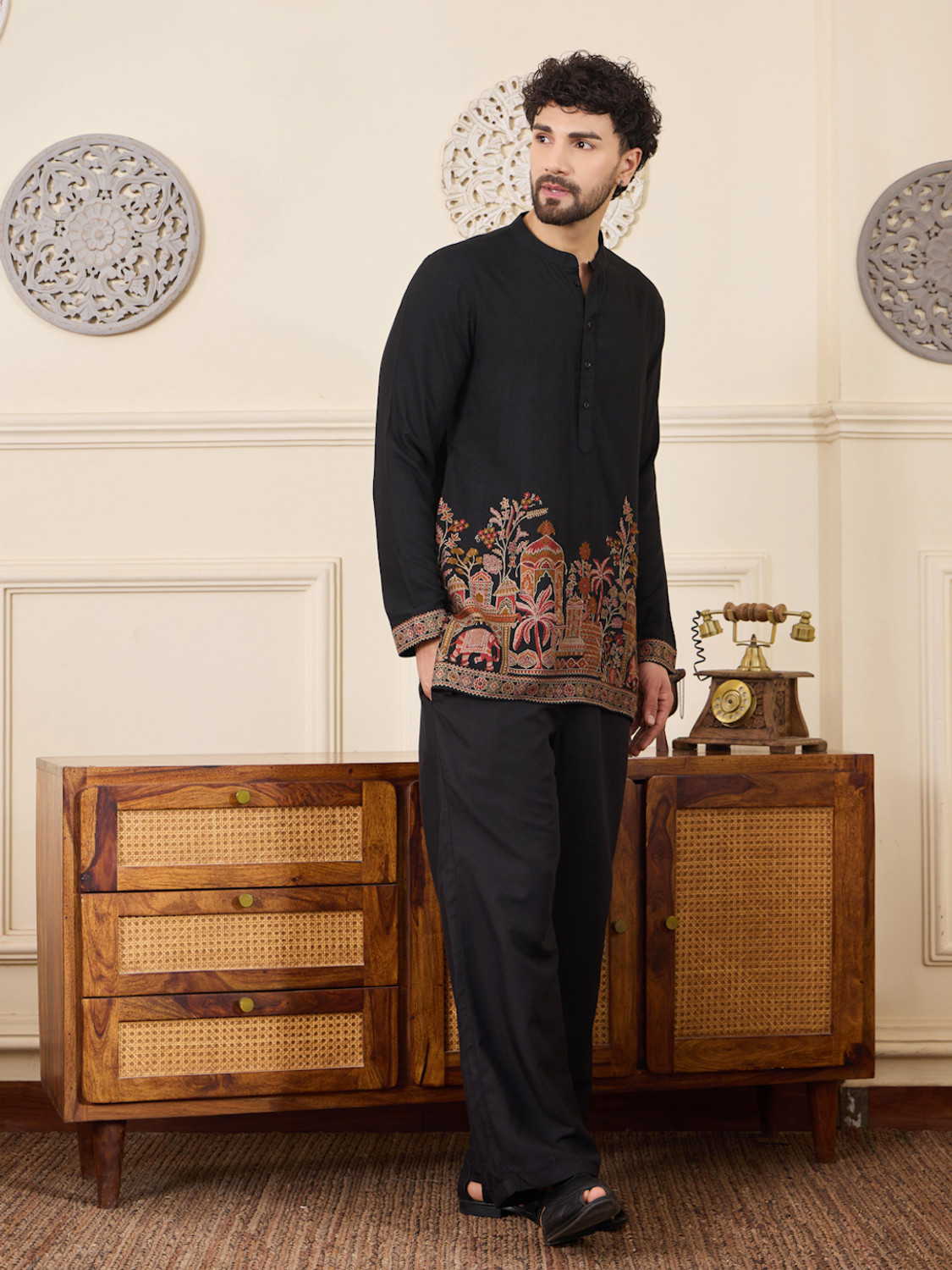 Image of House of Pataudi Men Kurta Pyjama Set
