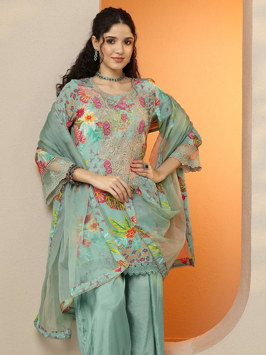 ピース LIBAS Women Kurta Salwar Dupatta Set - Buy LIBAS Women Kurta