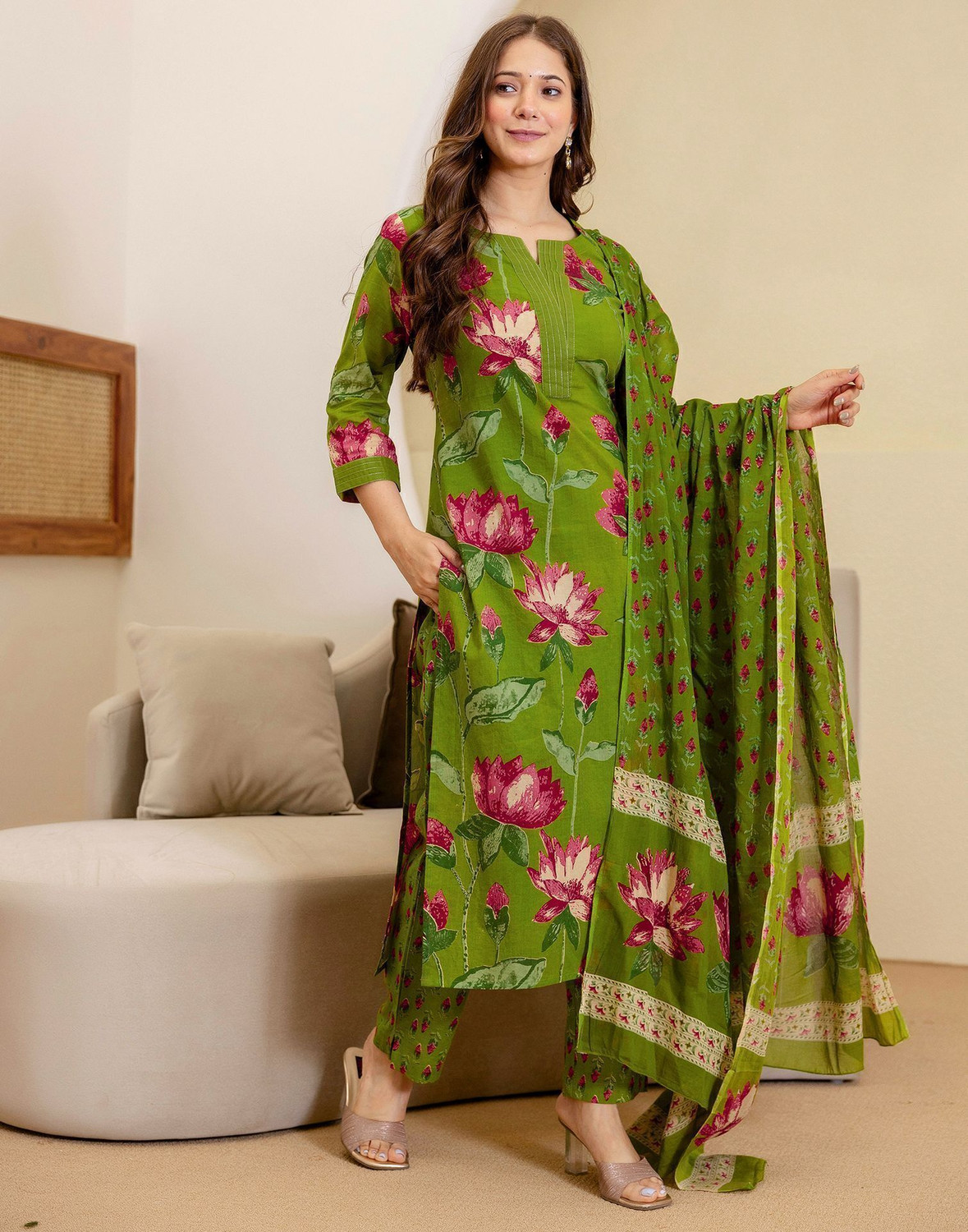 Image of Skylee Women Kurta Pant Dupatta Set