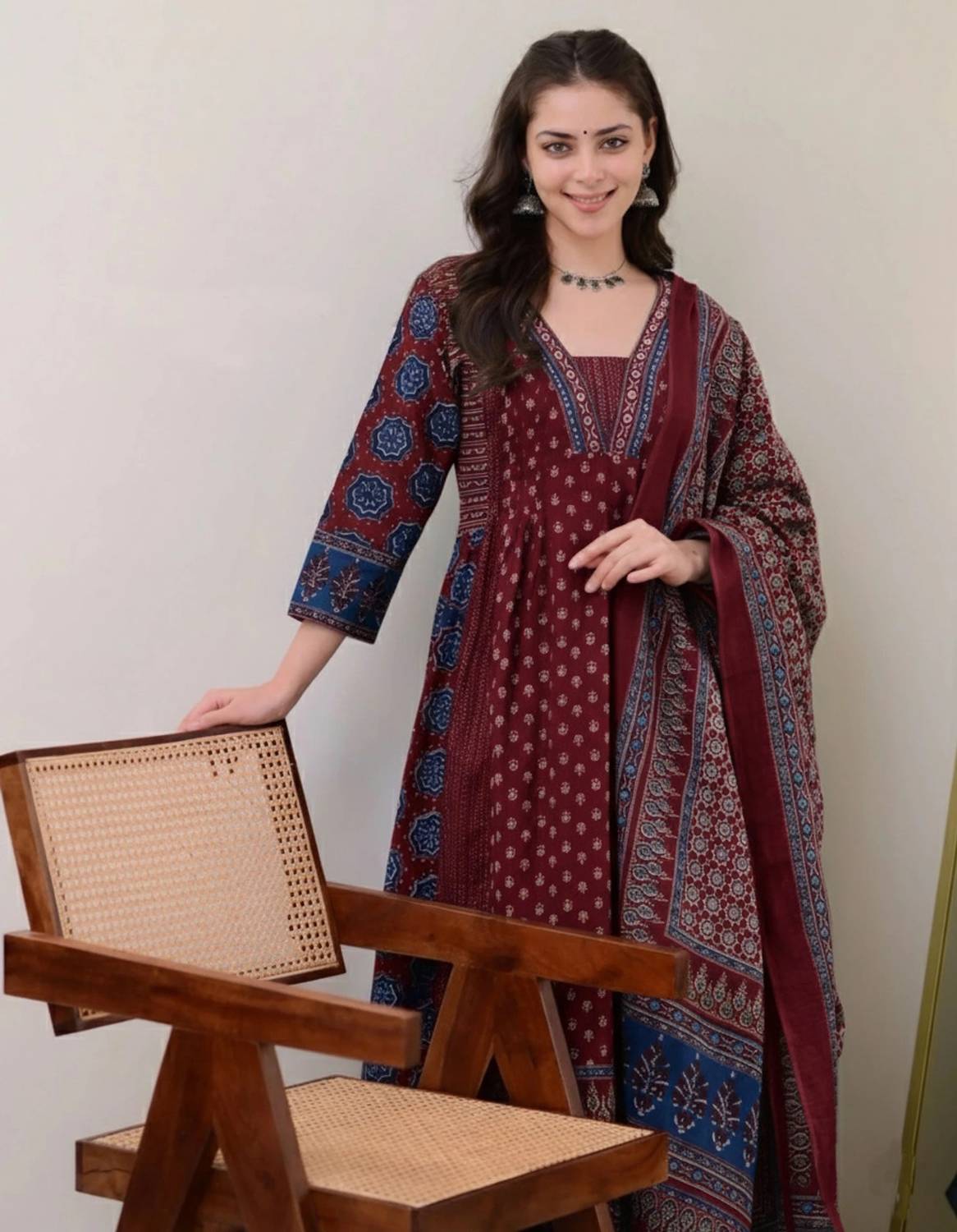 Nermosa Women Kurta Pant Dupatta Set - Image 4
