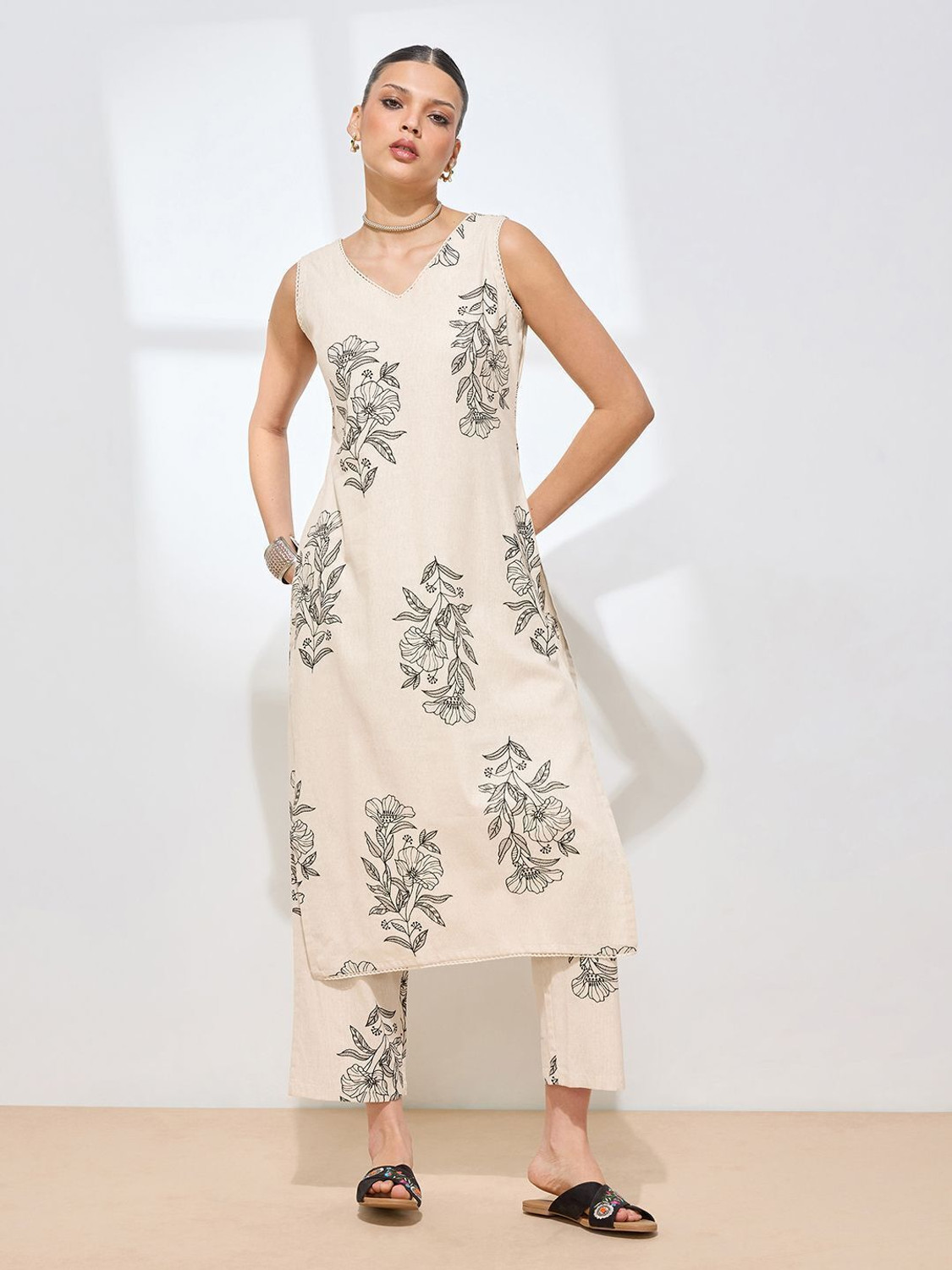 Image of Saanjh Women Kurta Pant Set