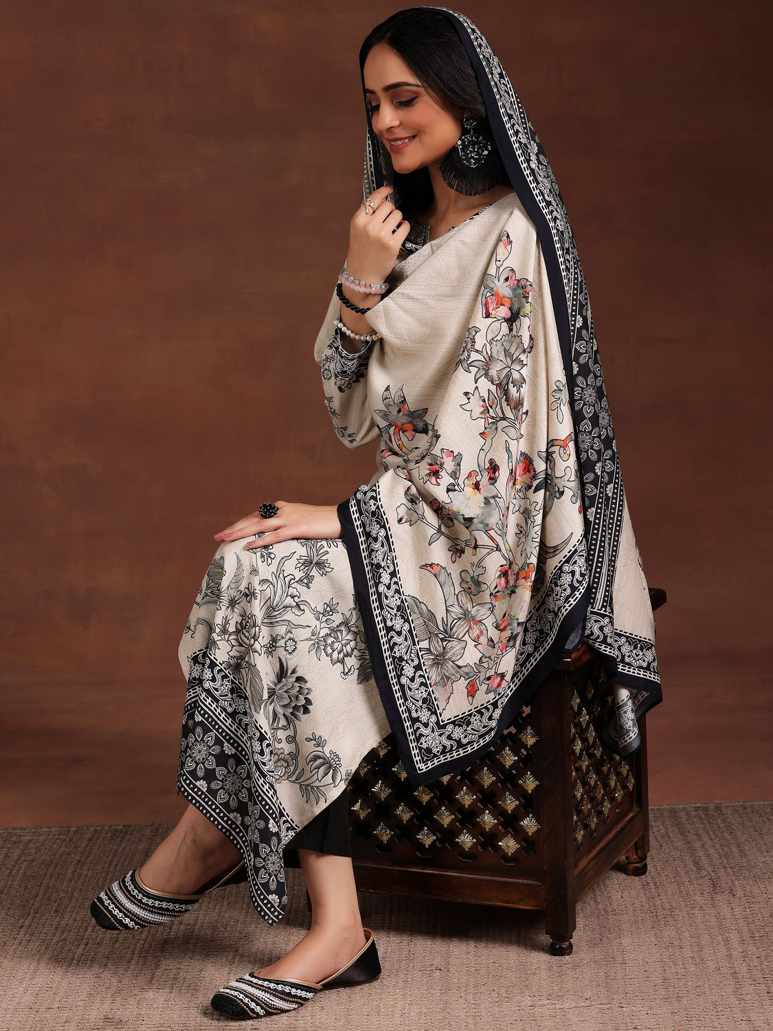 Image of LIBAS Women Kurta Pant Dupatta Set