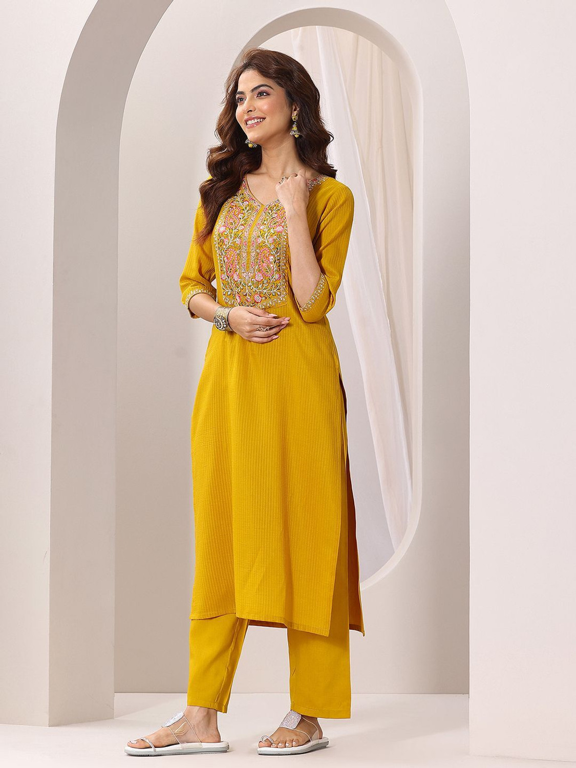 Image of LIBAS Women Kurta Pant Dupatta Set