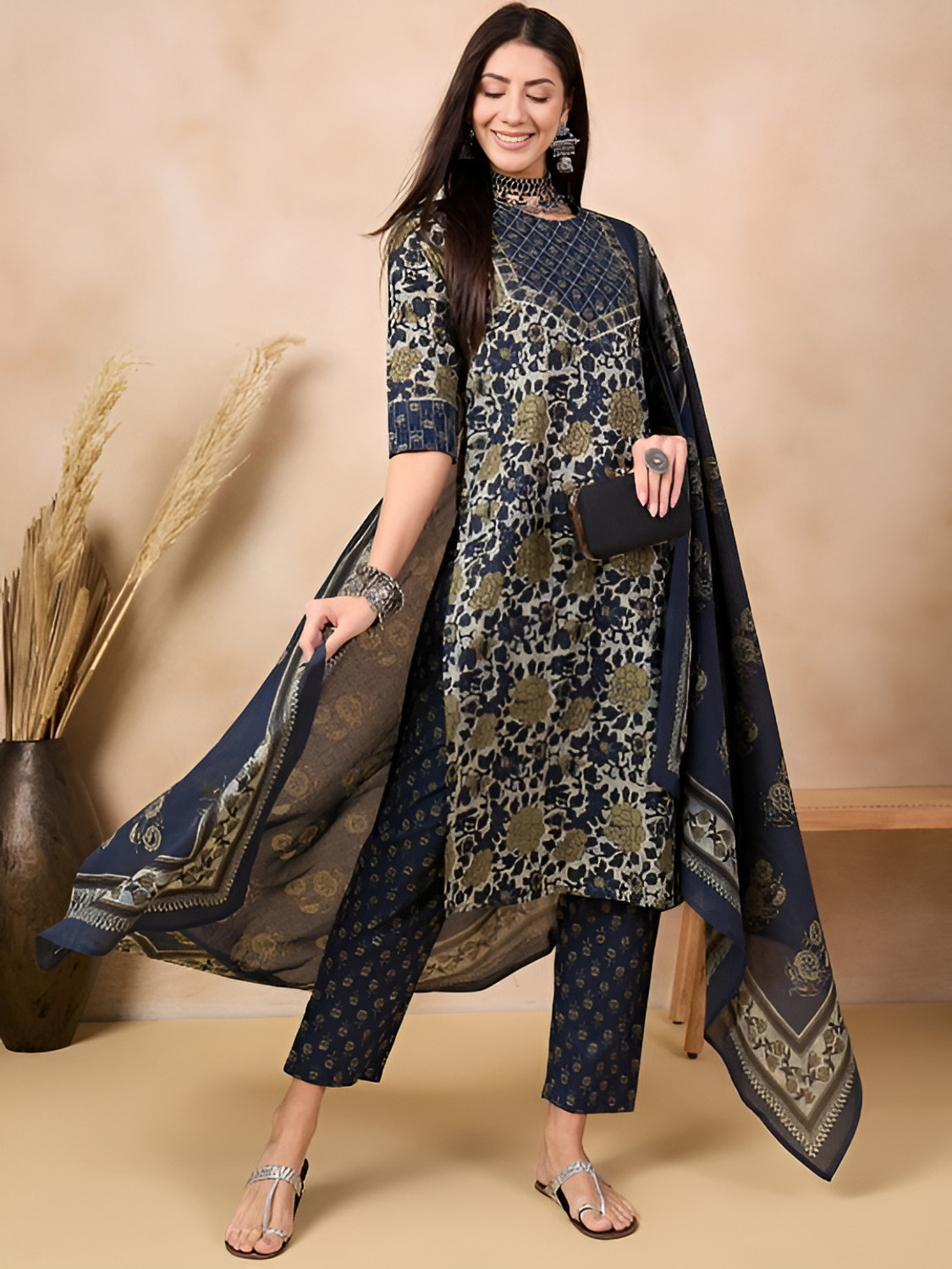 Image of Azreen Women Kurta Pant Dupatta Set