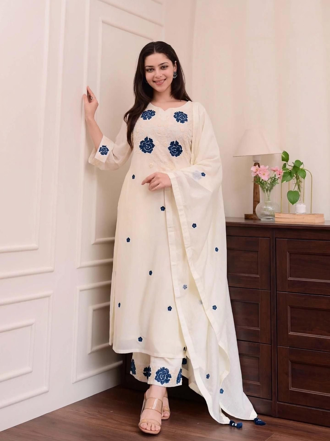 Image of fastvilla Women Kurti Pant Dupatta Set