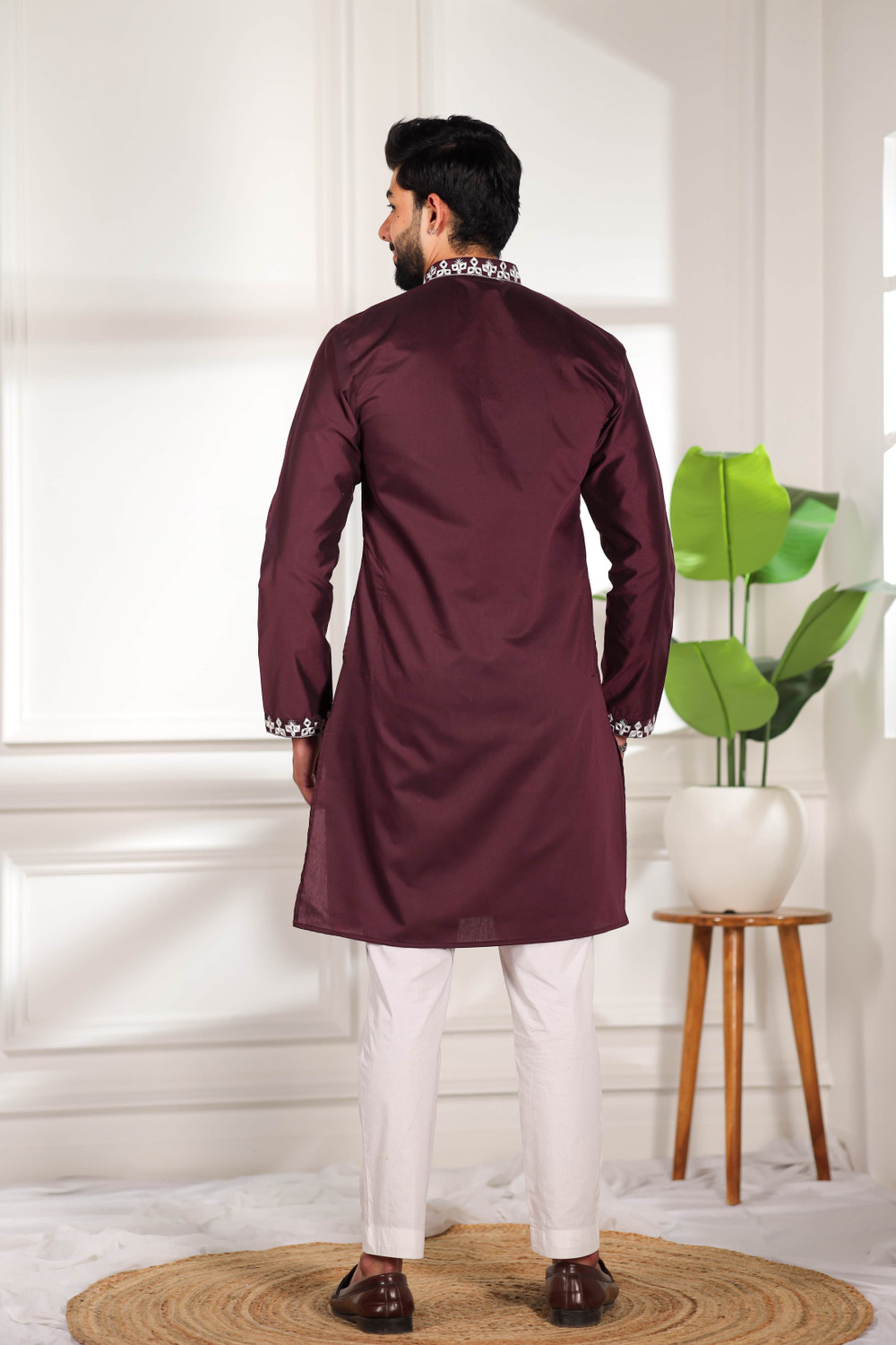 Image of Koshin Men Embroidered Straight Kurta