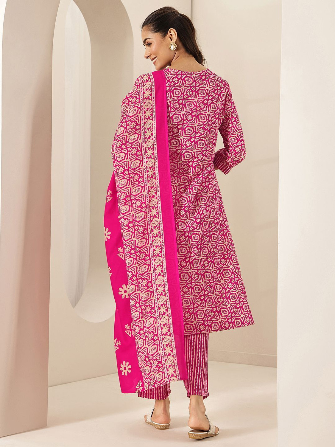 Image of LIBAS Women Kurta Pant Dupatta Set
